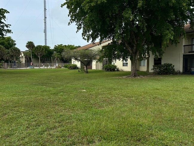 Building Photo - 485 NW 210th St