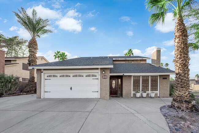 Building Photo - Beautiful 4 bed/ 3 bath POOL Home For Rent