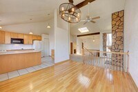 Building Photo - $2,450 - 2 Bed, 2 Bath Townhome in Lakewoo...