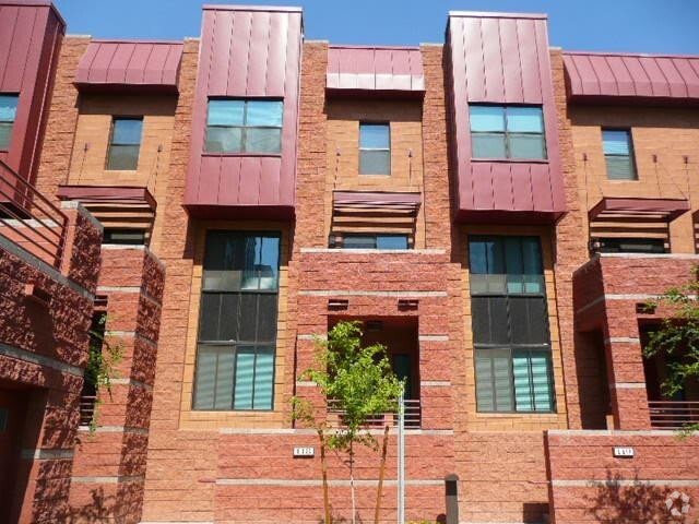 Millstone Townhome, Tempe, AZ - 330 S Farmer Ave