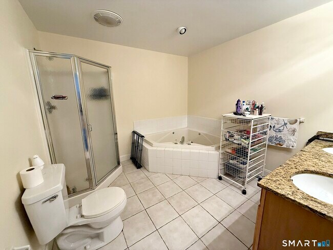 Building Photo - 490 Wolf Run