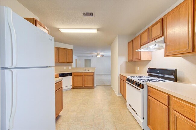 Building Photo - 3639 Barkers Crossing Ave