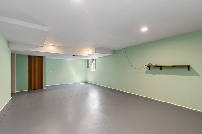 Building Photo - 3823 Ashwinton Way