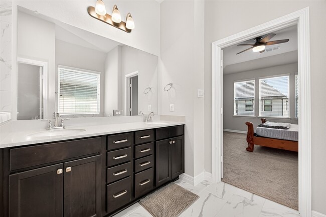 Building Photo - 6638 Albany Forest Ct