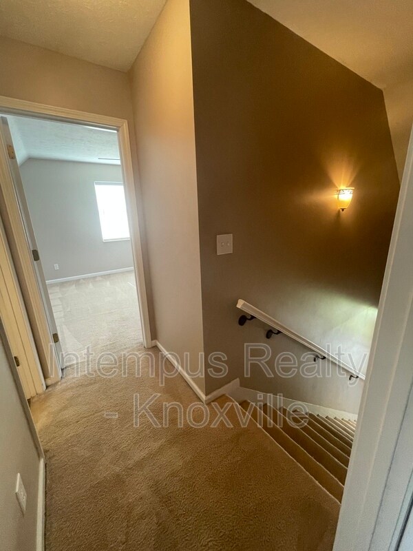 Building Photo - 7728 Chapel Bend Dr