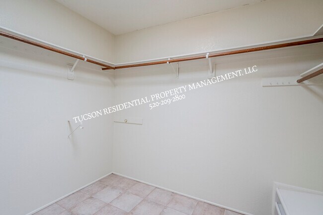 Building Photo - 5084 N Camino Del Lazo