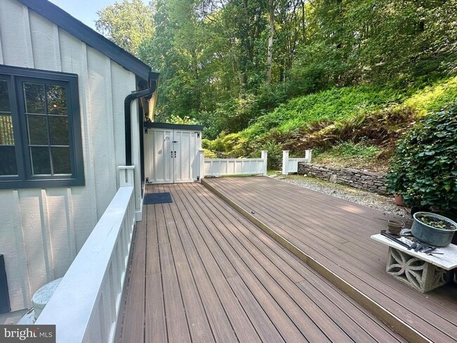 Building Photo - 3017 River Rd