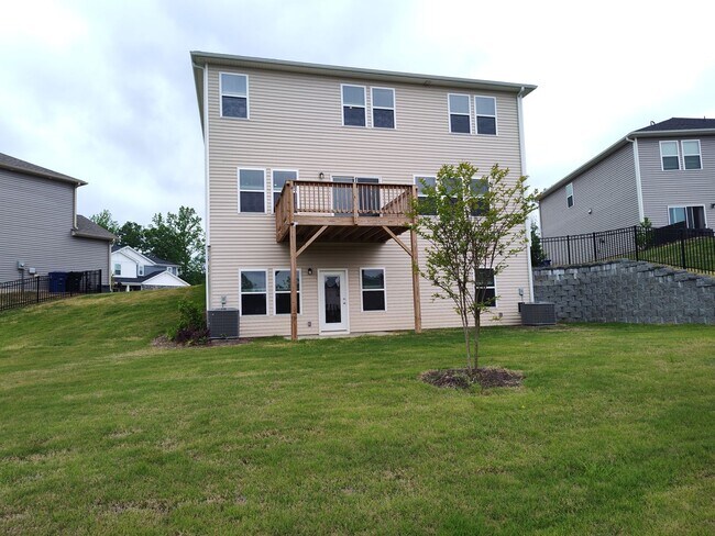 Building Photo - 5 BD/3.5 BA House in Shepherds Landing!