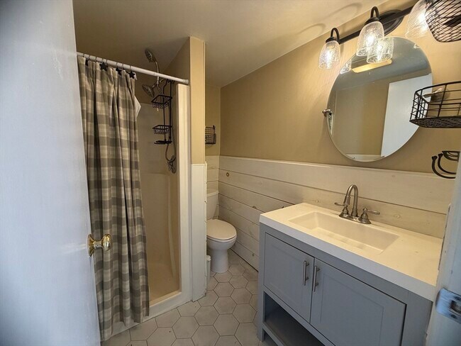 Building Photo - 79 N Main St