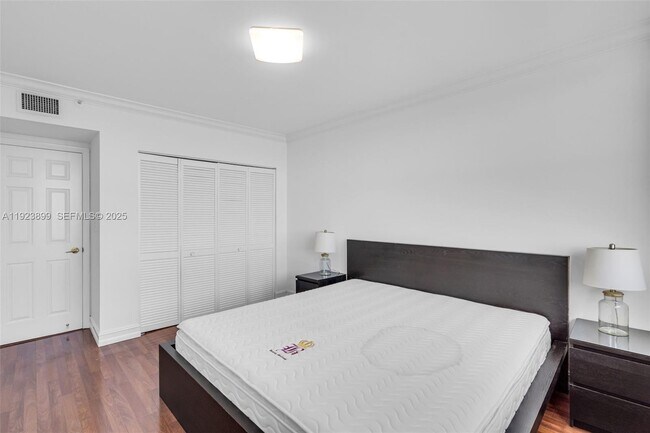 Building Photo - 800 Claughton Island Dr