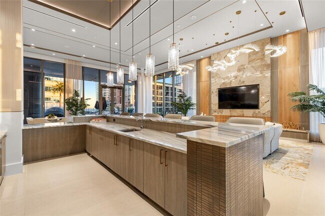 Building Photo - 275 1st Ave S