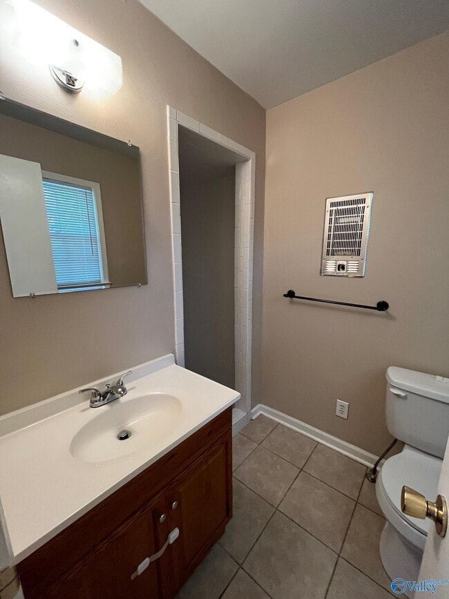 Building Photo - 803 Corsbie St NW