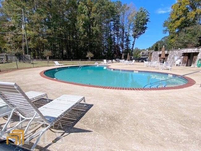 Building Photo - 3200 Rim Cove Dr