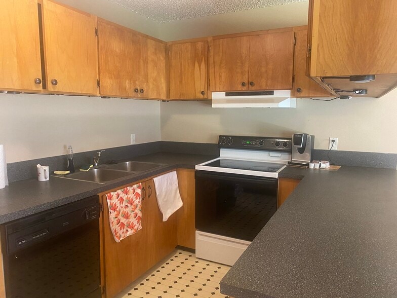 Building Photo - 1220 NW State St