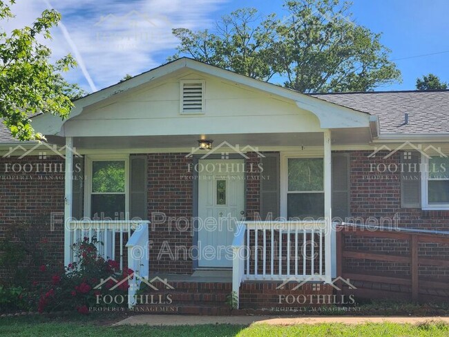 Building Photo - 211 Brady Cir