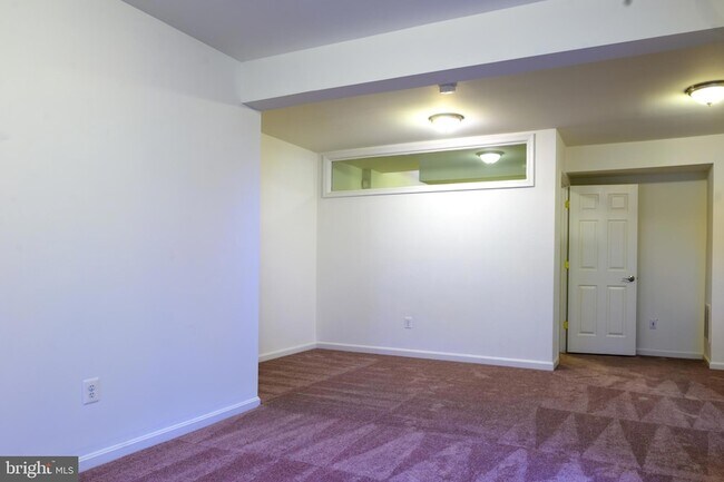 Building Photo - 3842 Koval Ln