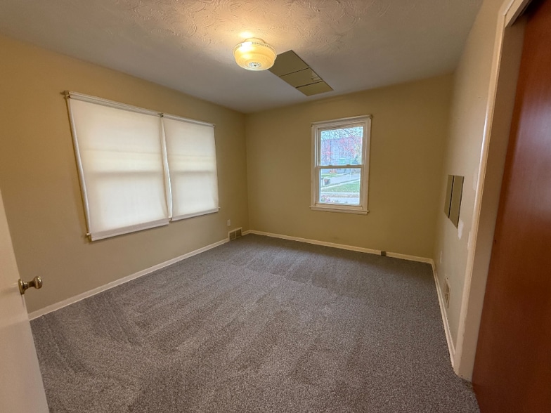 Building Photo - 221 S Thomas St