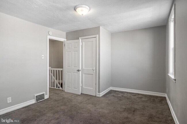Building Photo - 1130 S Merrimac Rd