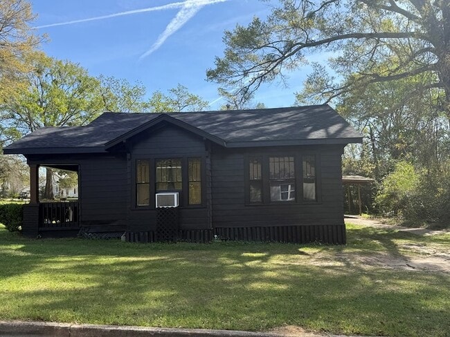 Building Photo - 469 Ogden St