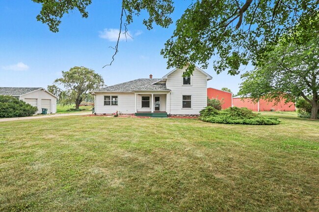 Building Photo - Secluded Farmhouse on over 1.5 acres.  $1990/ Month.  3 beds/ 2 baths