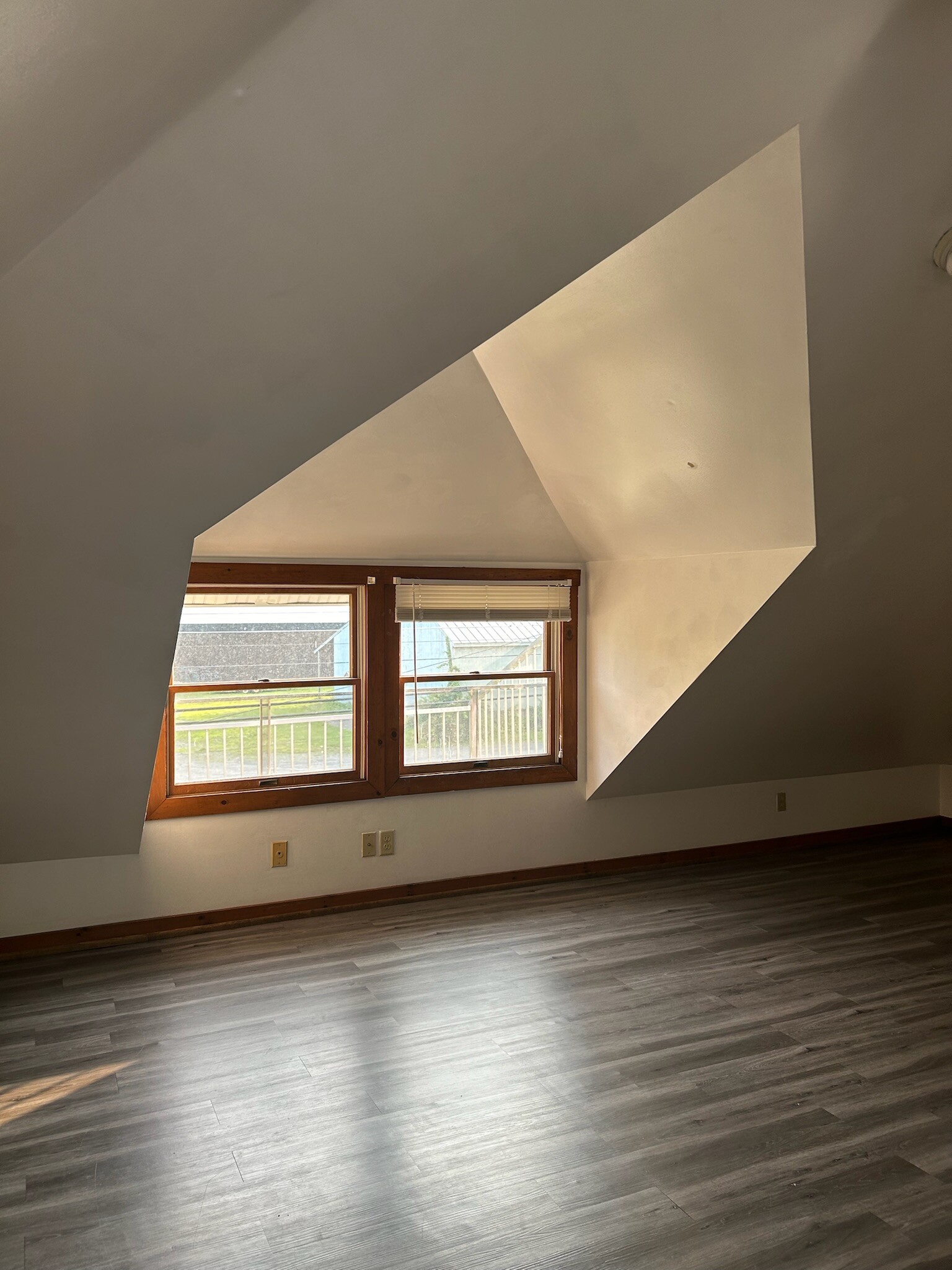 Building Photo - 429 S Windsor St