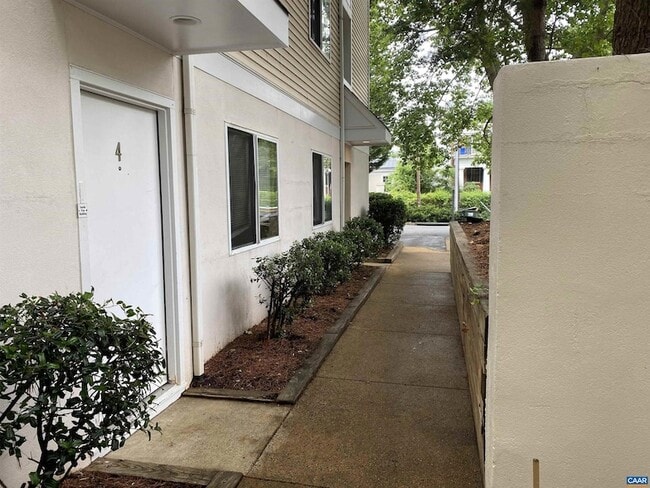 Building Photo - 1521 Virginia Ave