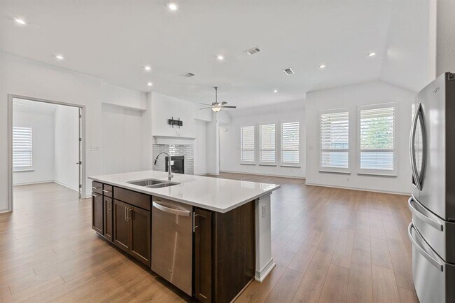 Building Photo - 1104 Spring Gulch Ln