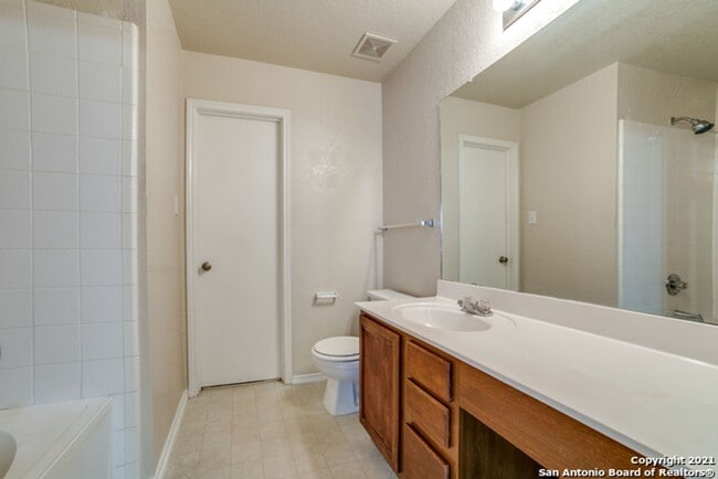 Building Photo - 26 Moondance Hill