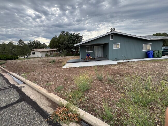 Building Photo - 368 Dogwood Ln