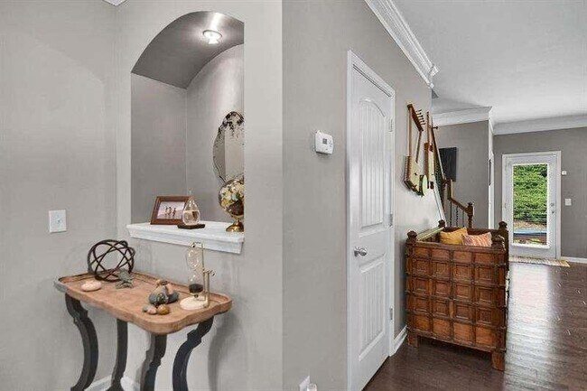 Building Photo - 307 Lakeside Ln