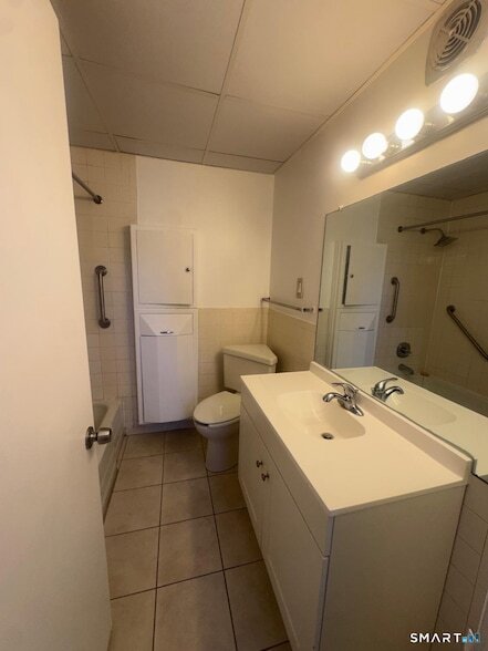 Building Photo - 190 Birdseye St