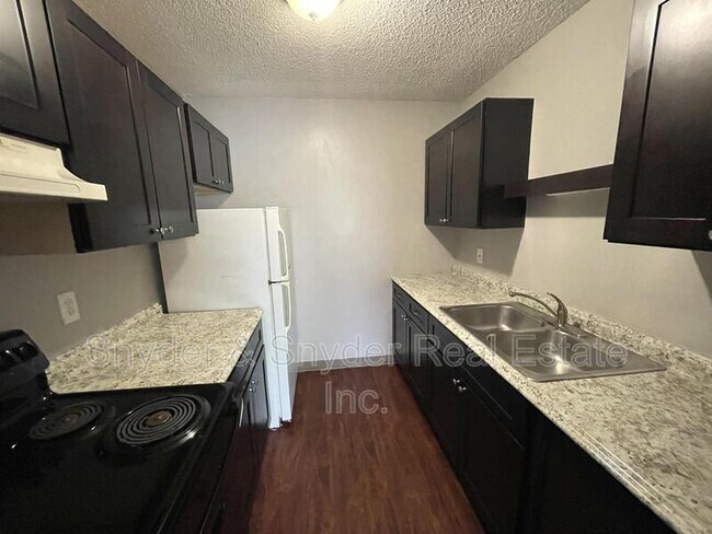 Building Photo - 2605 Terrace Ave