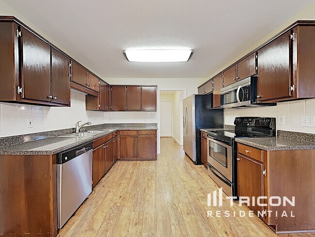 Building Photo - 602 Parrish Wood