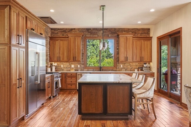 Building Photo - Stunning Broadmoor Estate with Mountain & City Views