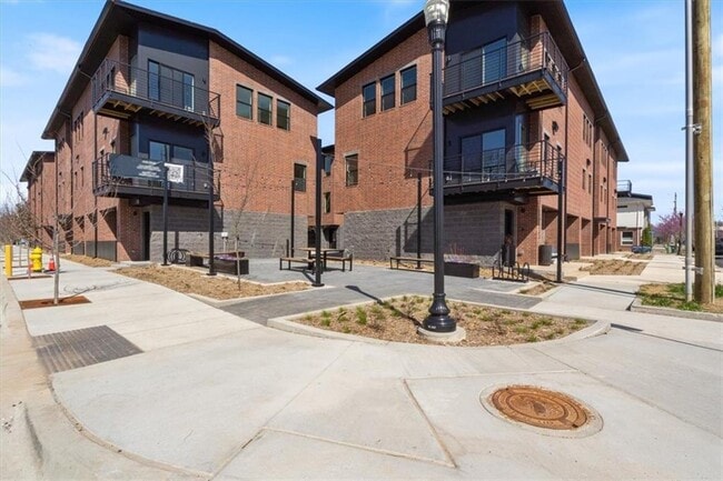 Building Photo - 333 Sweetspire Ct