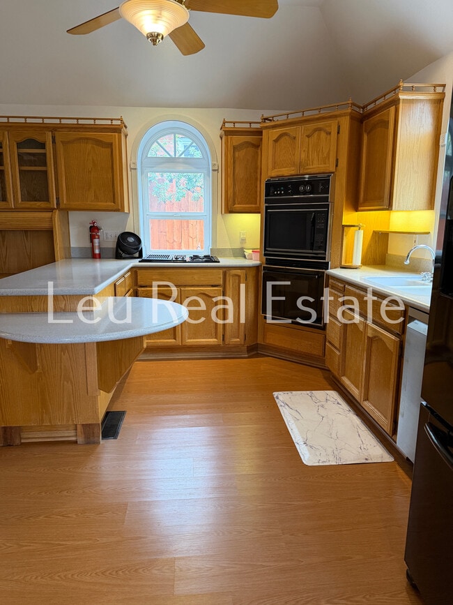 Building Photo - 400 El Dorado Ave