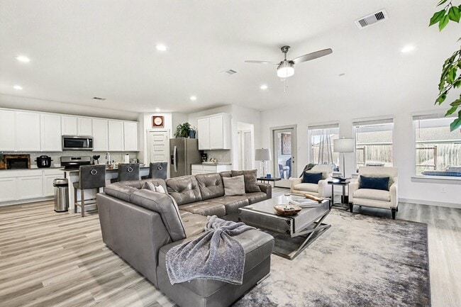 Building Photo - 3839 Hordley Ter Trl