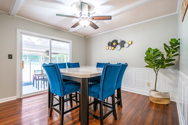 Building Photo - 10215 Melanie Dr SE