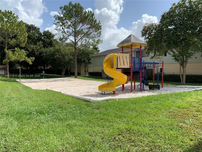 Building Photo - 540 Golden Raintree Pl