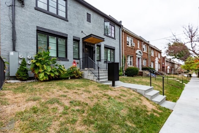 Building Photo - 4025 7th St NE