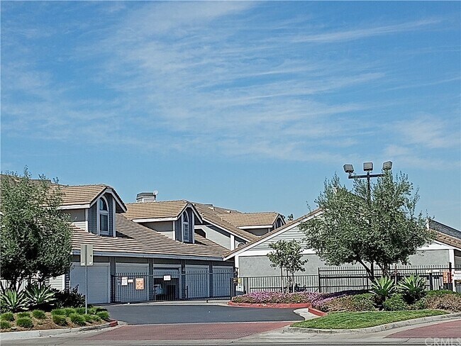 Building Photo - 10371 Garden Grove Blvd