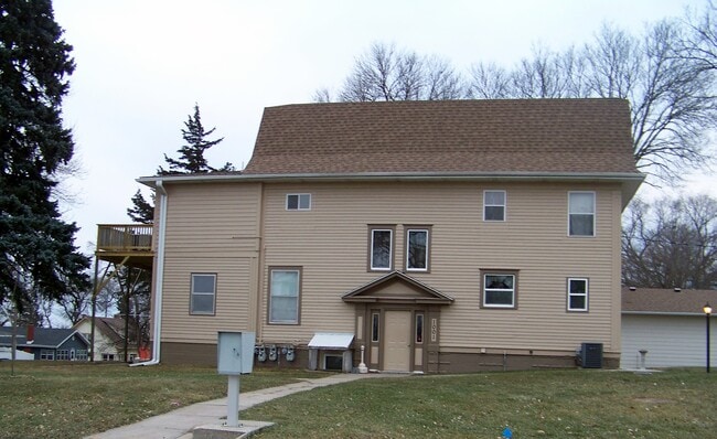 Only unit 2 is open - 1001 Elm Ave