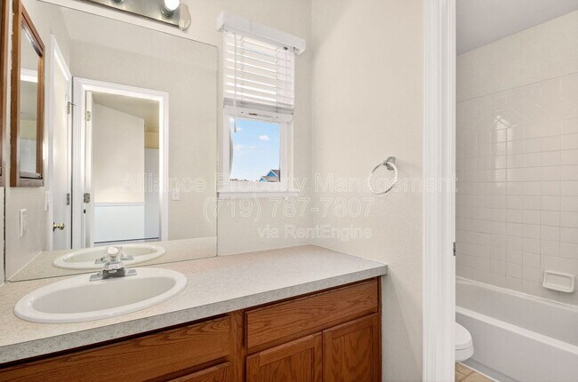 Building Photo - 8131 Oliver Rd