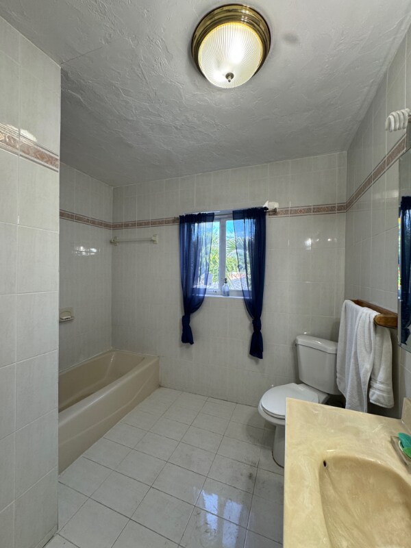 Building Photo - 1664 SW 9th St
