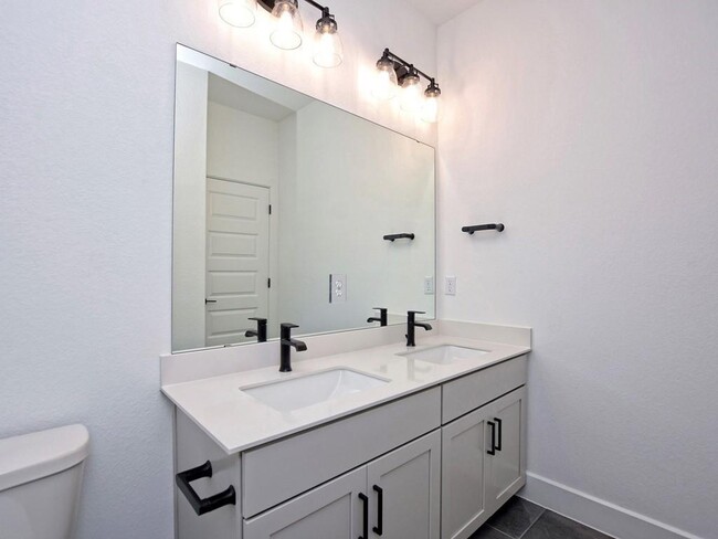 Building Photo - 920 Ray Berglund Blvd