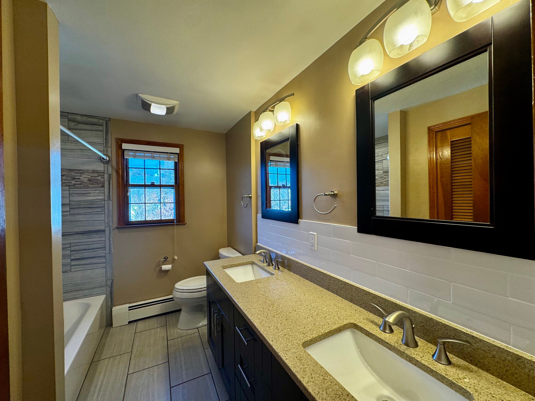 Building Photo - 430 Wiklund Ave