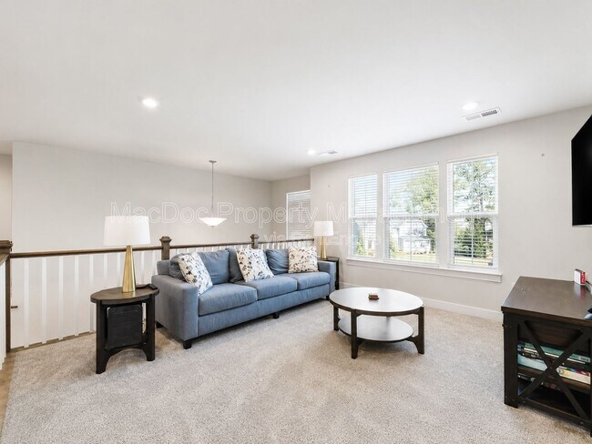 Building Photo - 11710 Southview Ct