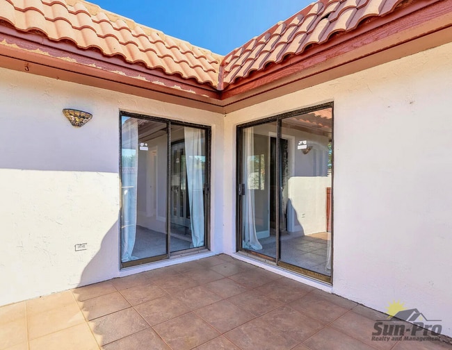 Building Photo - 2089 Oak Meadow Cir