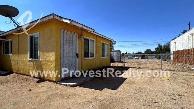 Building Photo - 15990 Yucca St