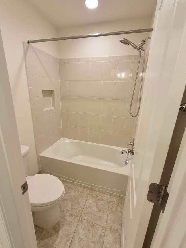 Building Photo - 15 Sweet William Dr